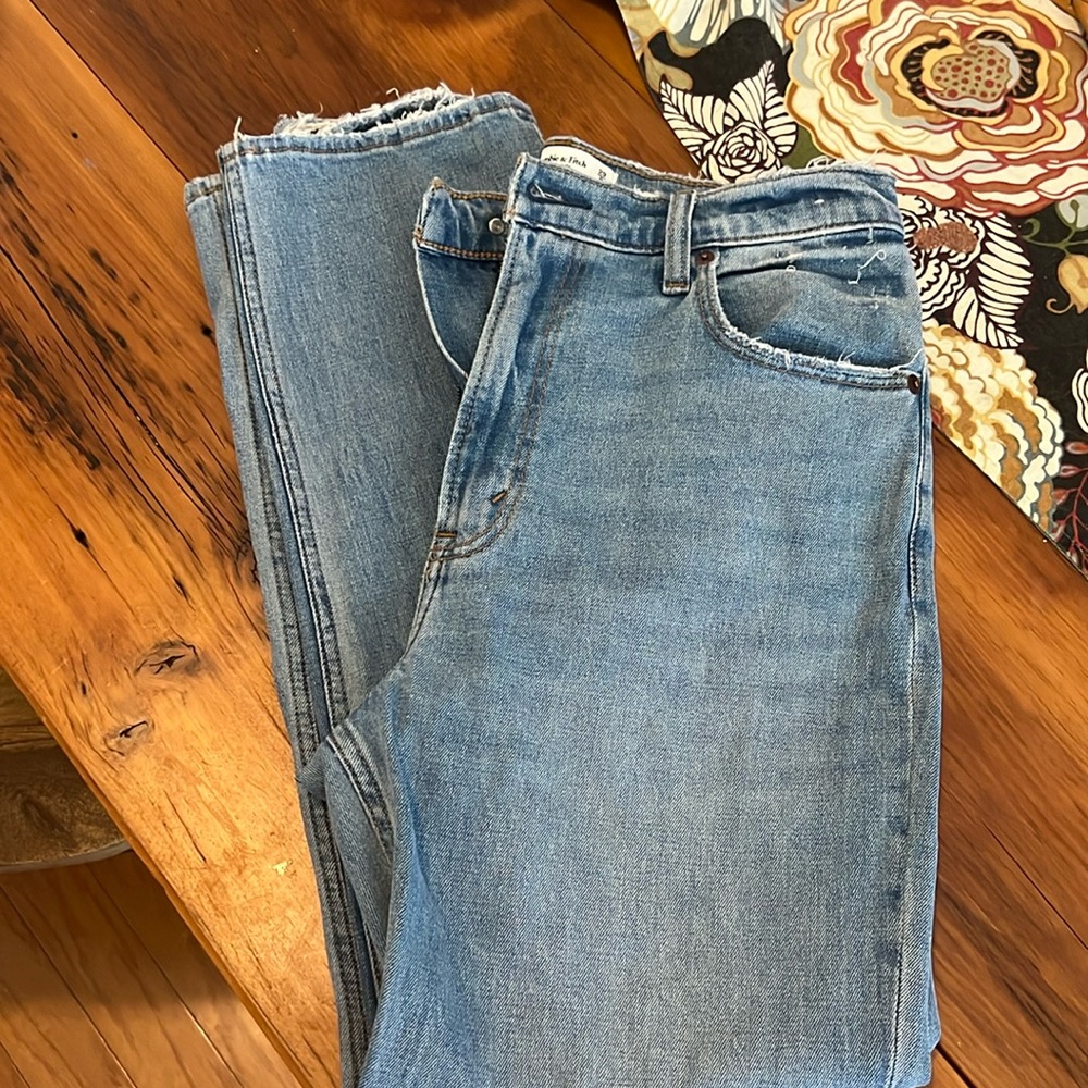 Abercrombie and Fitch Ankle Straight ultra high-rise, size 29/8 jeans